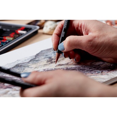 Foto ilustrativa Lápis de Cor em Carvão Tingido Unitário Heather Mist